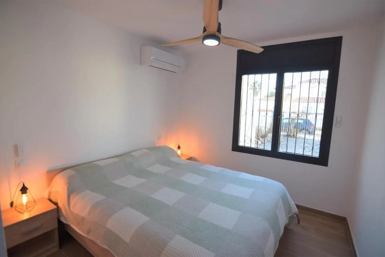 399-Casa Moderna Con Amarre 14M Y Piscina Privada Villa Empuriabrava Spain