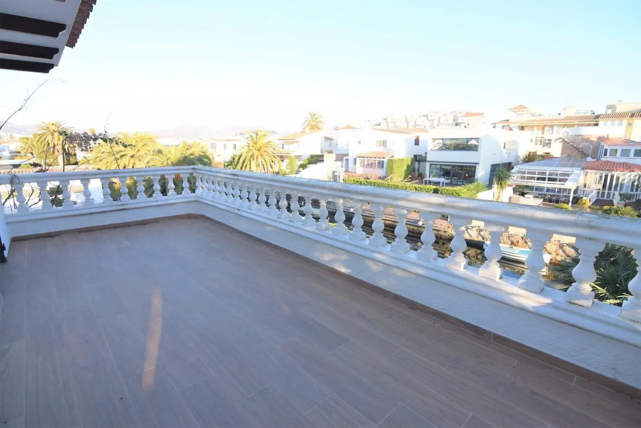 399-Casa Moderna Con Amarre 14M Y Piscina Privada Villa Empuriabrava 0*,  Spain