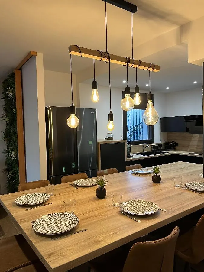 Holiday home 399-Casa Moderna Con Amarre 14M Y Piscina Privada Villa Empuriabrava