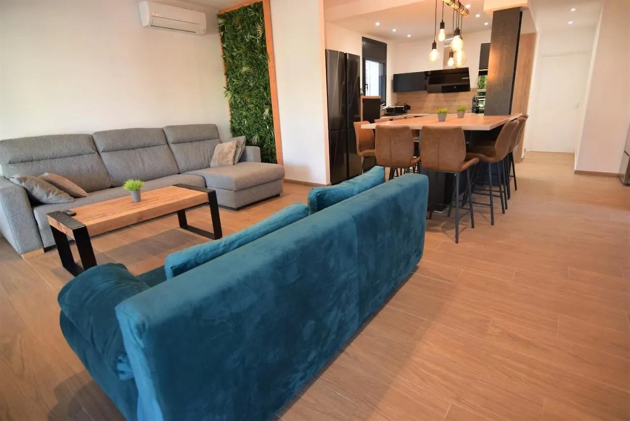 399-Casa Moderna Con Amarre 14M Y Piscina Privada Villa Empuriabrava