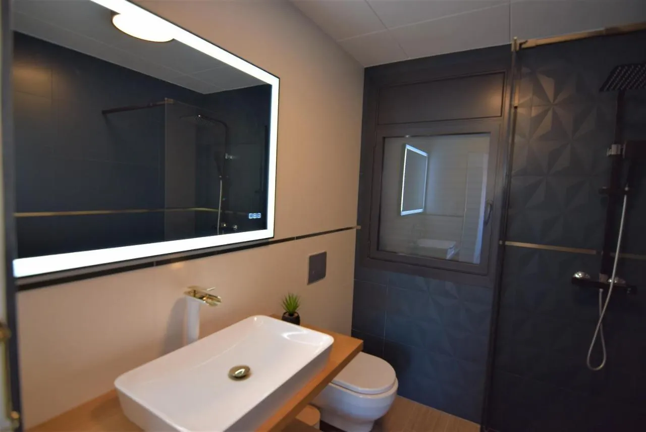 399-Casa Moderna Con Amarre 14M Y Piscina Privada Villa Empuriabrava Spain
