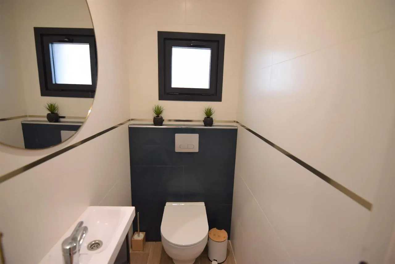 Holiday home 399-Casa Moderna Con Amarre 14M Y Piscina Privada Villa Empuriabrava Spain