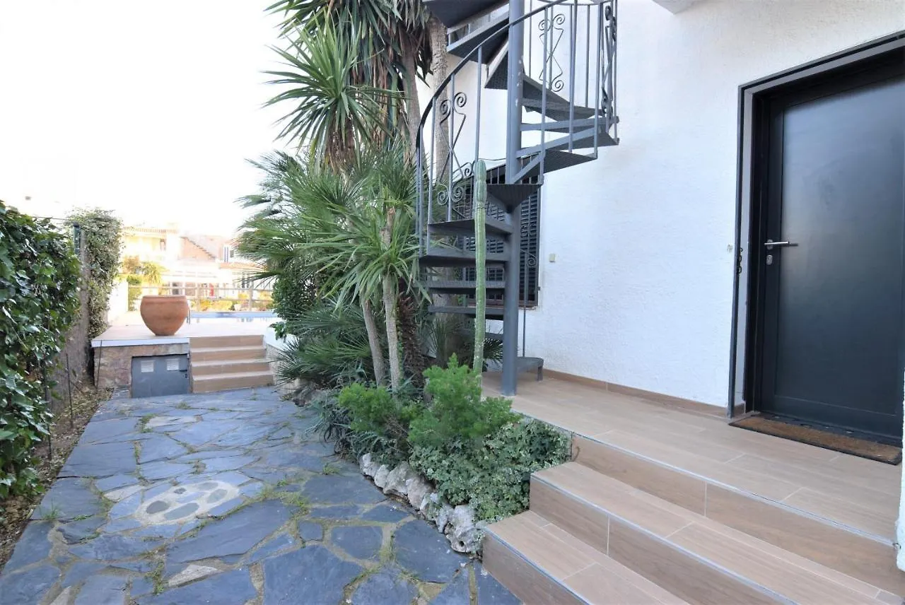 399-Casa Moderna Con Amarre 14M Y Piscina Privada Villa Empuriabrava Holiday home
