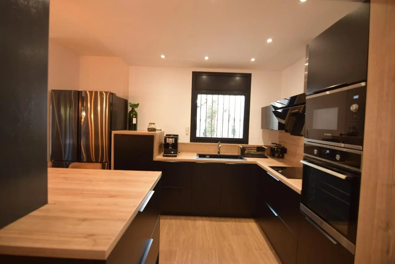 Holiday home 399-Casa Moderna Con Amarre 14M Y Piscina Privada Villa Empuriabrava Spain